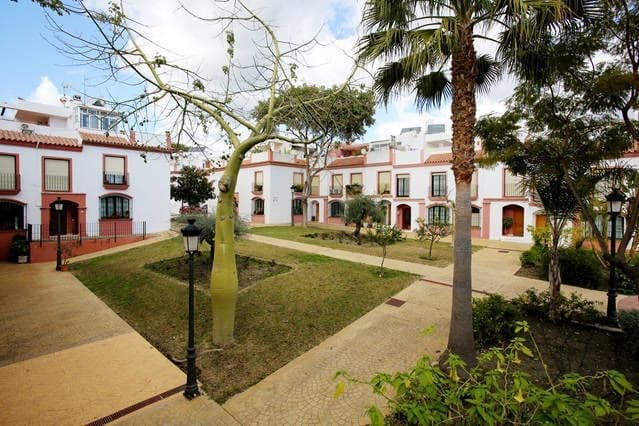 Hospederia V Centenario Estepona Ngoại thất bức ảnh
